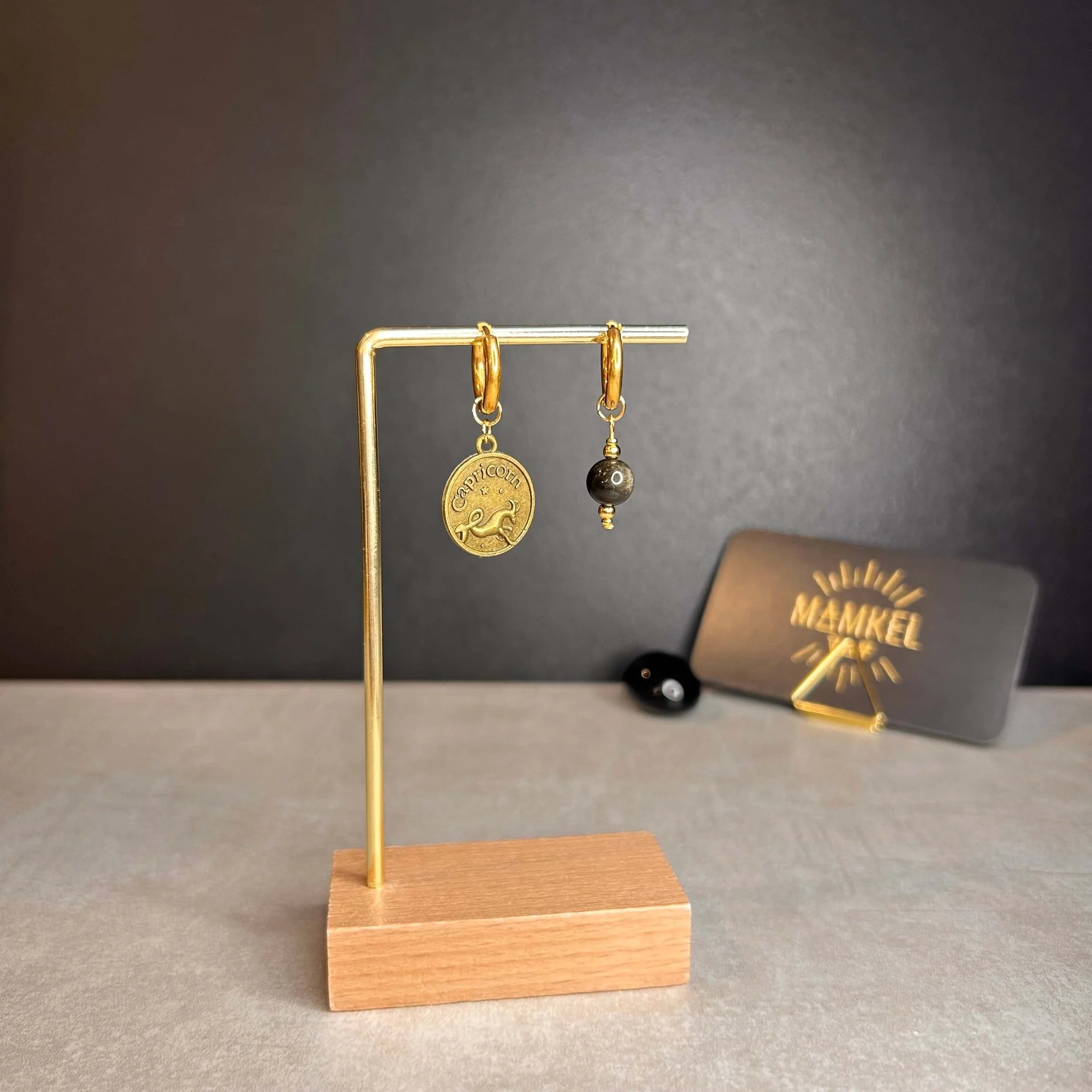 Dorées - Boucles d'oreilles astros - Capricorne et Pierre d'Obsidienne