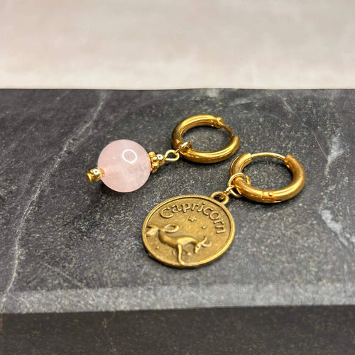 Dorées - Boucles d'oreilles astros - Capricorne et Pierre de Quartz rose