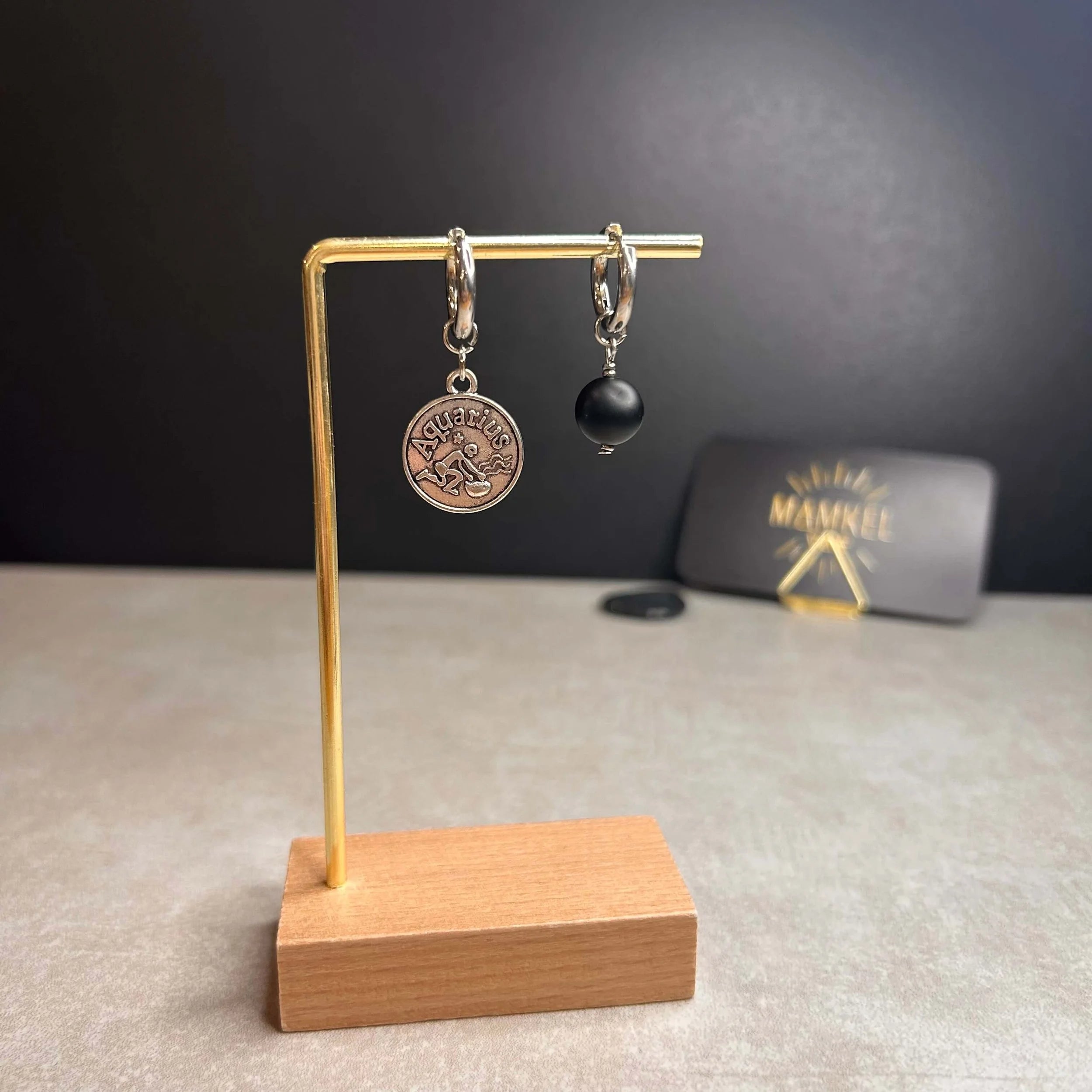 Argentées - Boucles d'oreilles astros - Verseau et Pierre d'Onyx noir