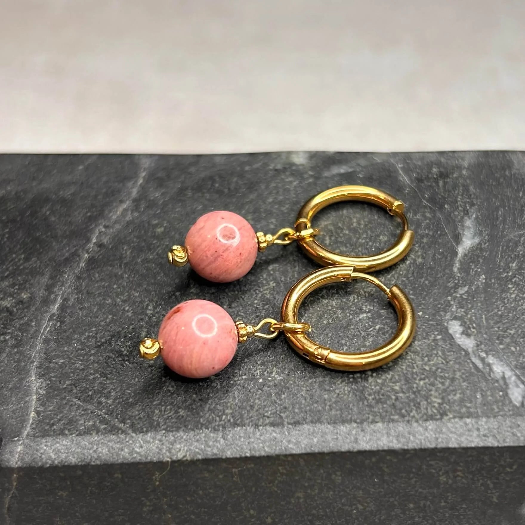 Dorées ◦ Boucles d'oreilles ◦ Rhodonite