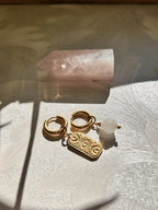 Dorées ◦ Boucles d'oreilles Créatives◦ Quartz blanc et carte 3ième oeil