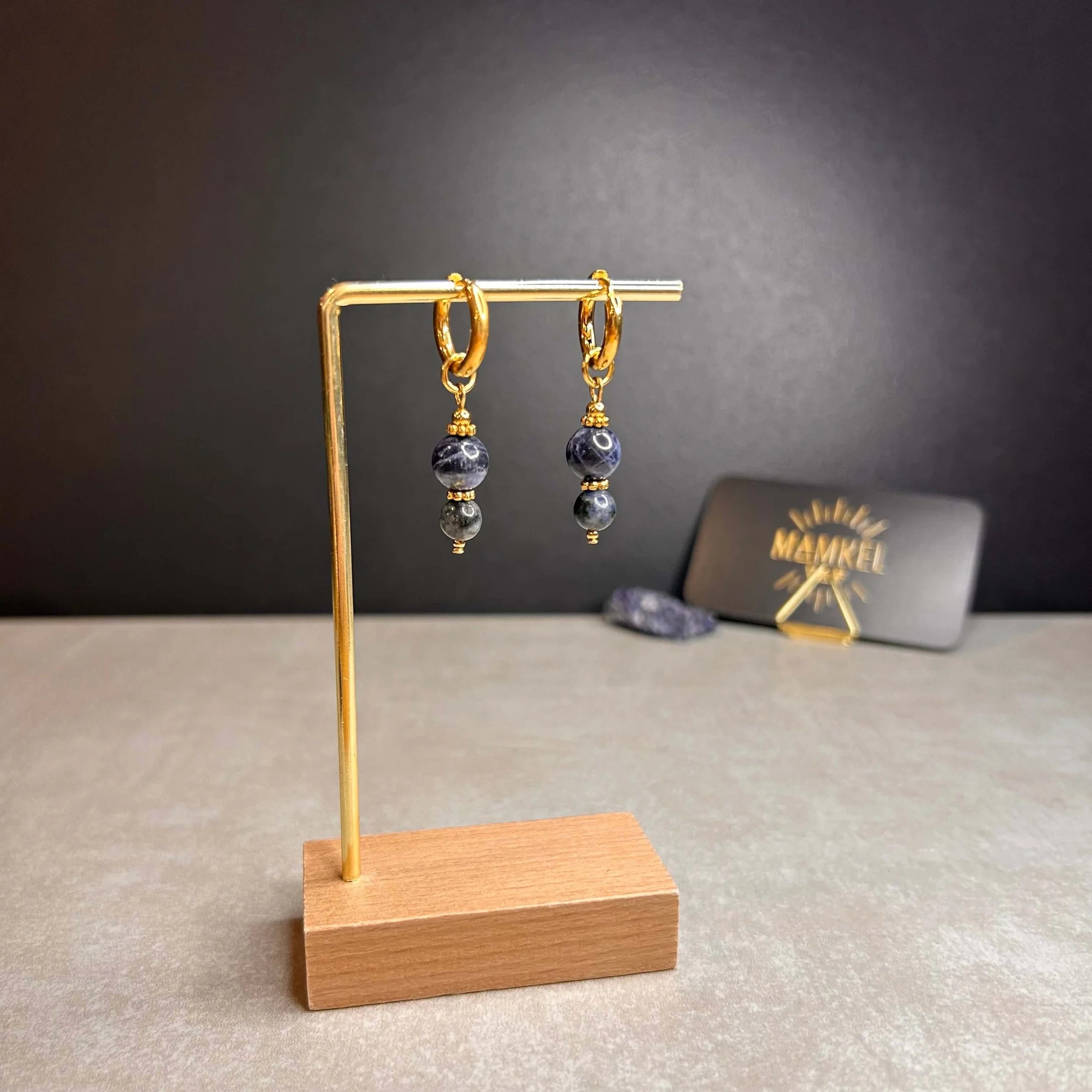 Dorées ◦ Boucles d'oreilles ◦ Sodalite