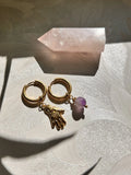Dorées ◦ Boucles d'oreilles Créatives ◦ Améthyste et main