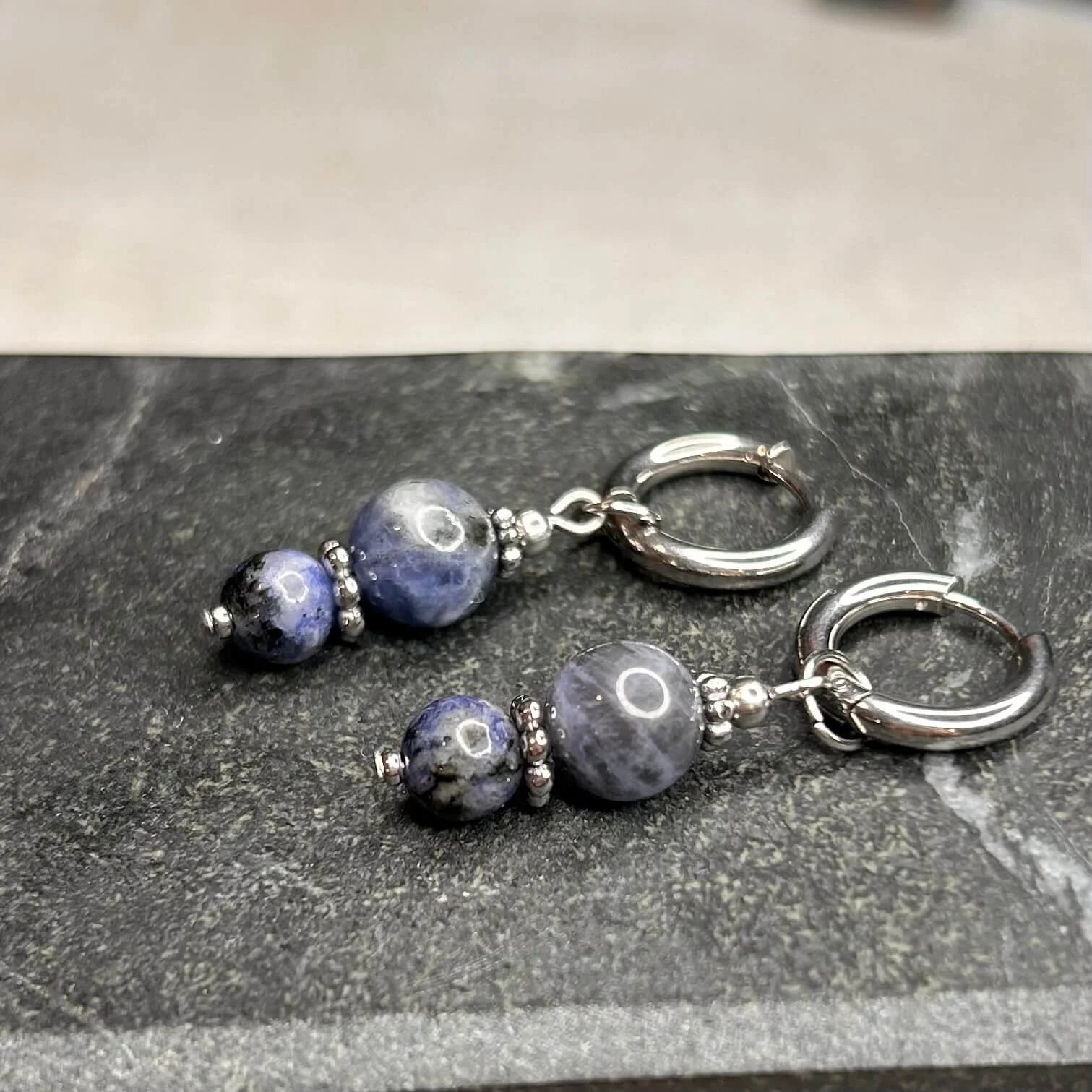 Argentées ◦ Boucles d'oreilles ◦ Sodalite