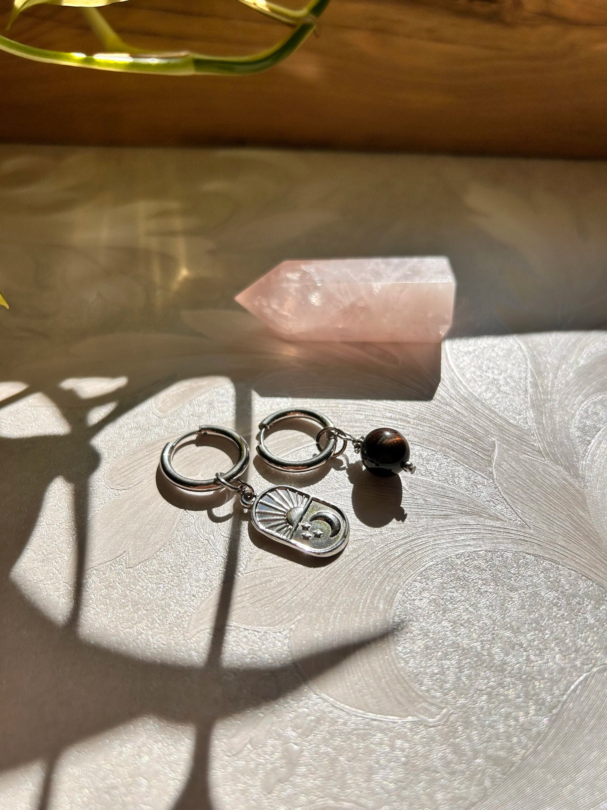 Argentées ◦ Boucles d'oreilles Créatives ◦ Oeil de tigre et soleil lune