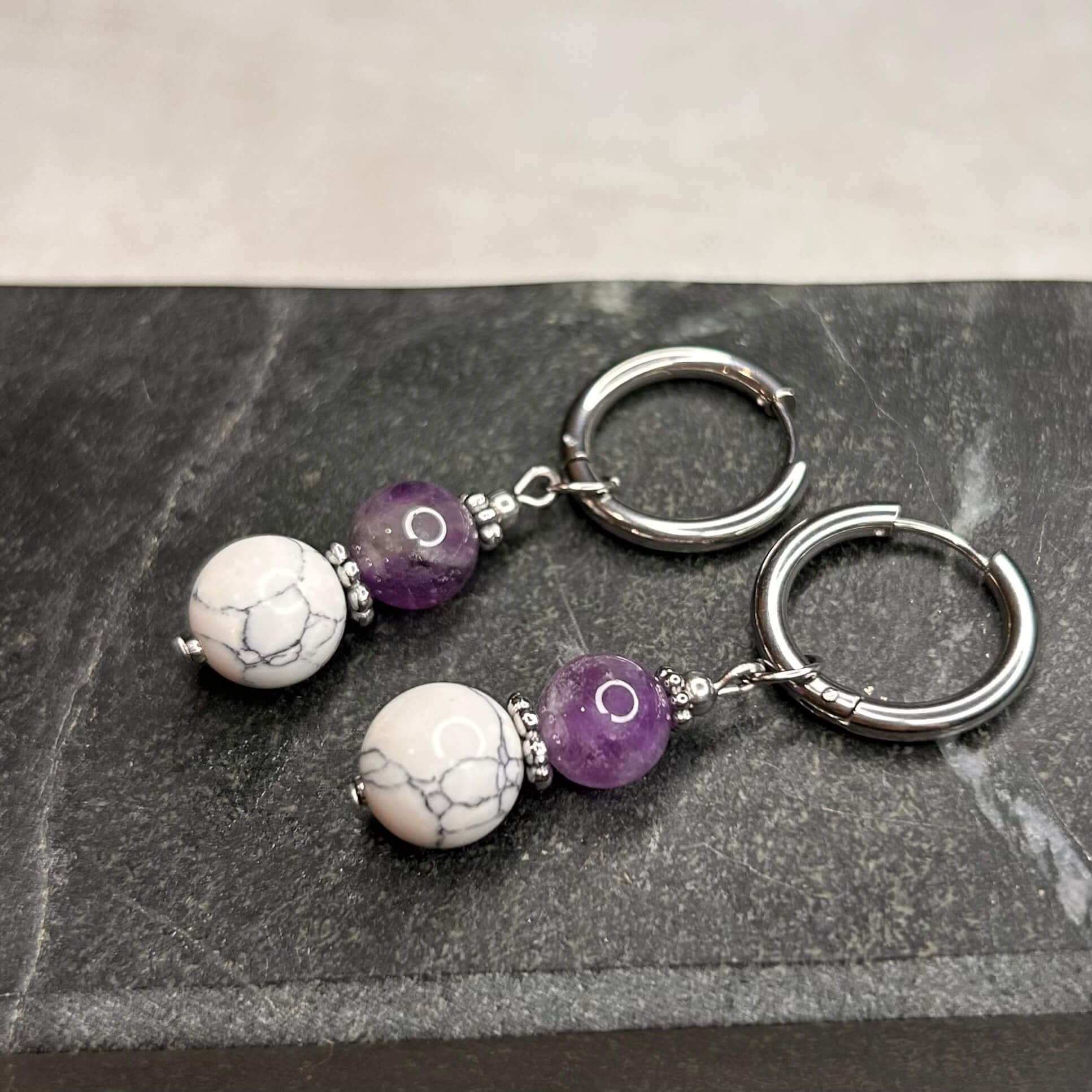 Boucles d'oreilles ◦ Sahasrara ◦ Améthyste et Howlite