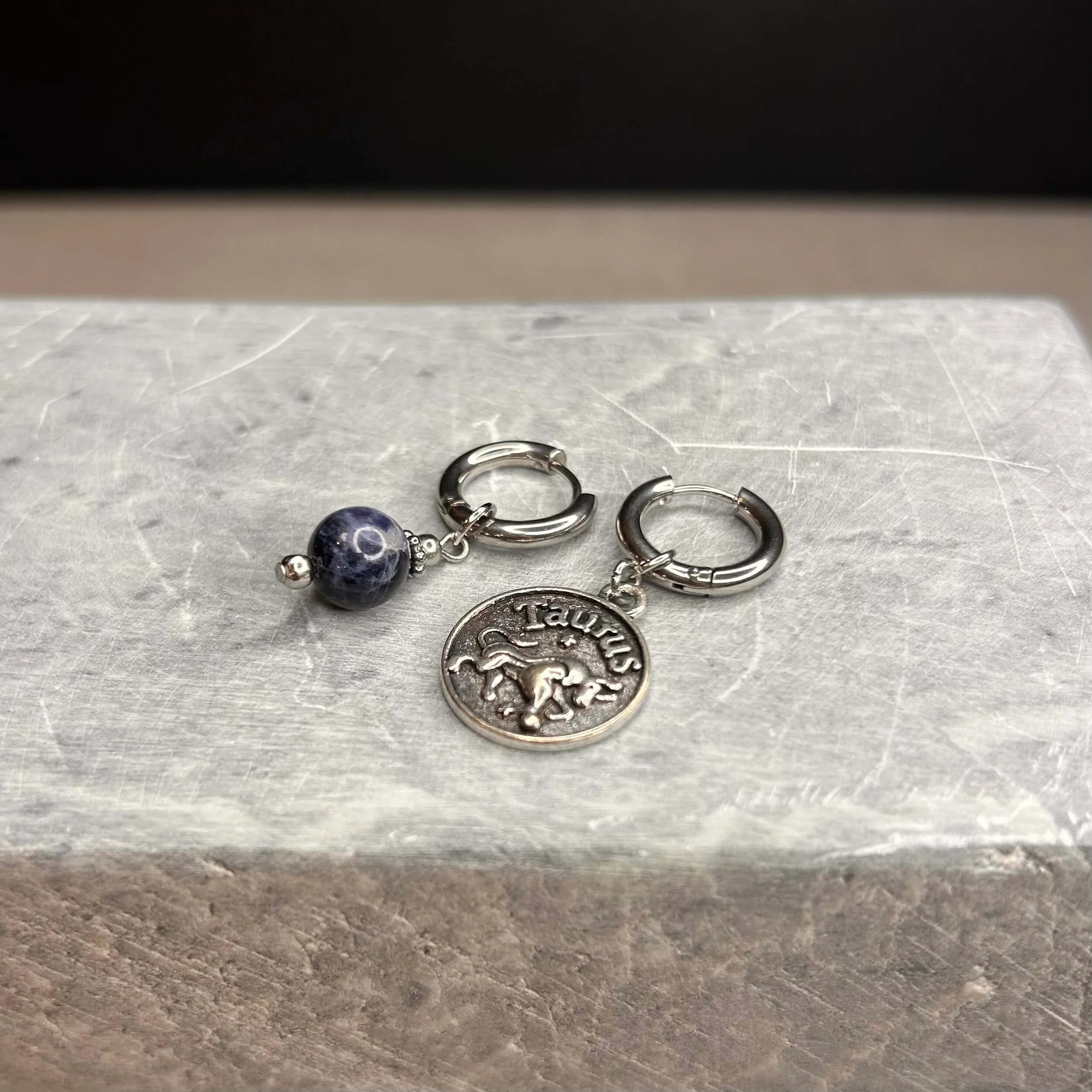 Argentées - Boucles d'oreilles astros - TAUREAU pierre de sodalite