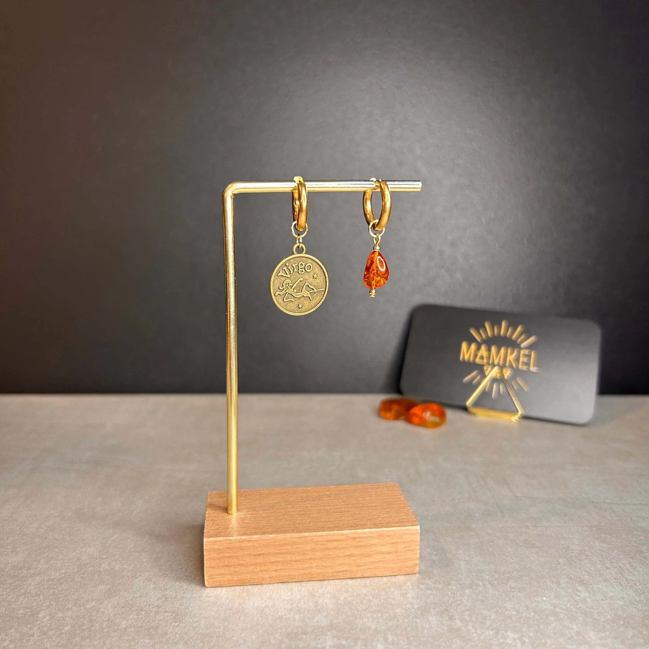 Dorées - Boucles d'oreilles astros - Vierge et Pierre d'Ambre