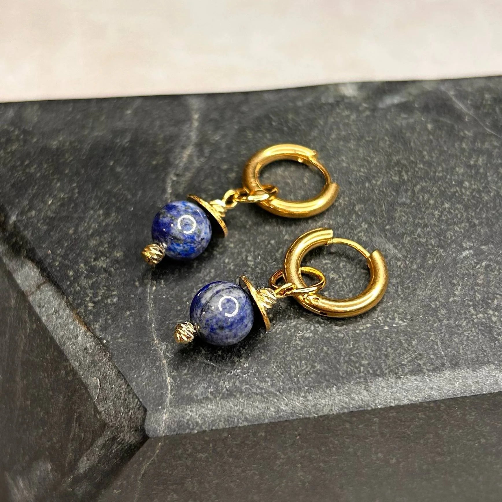 Dorées ◦ Boucles d'oreilles ◦ Lapis Lazuli