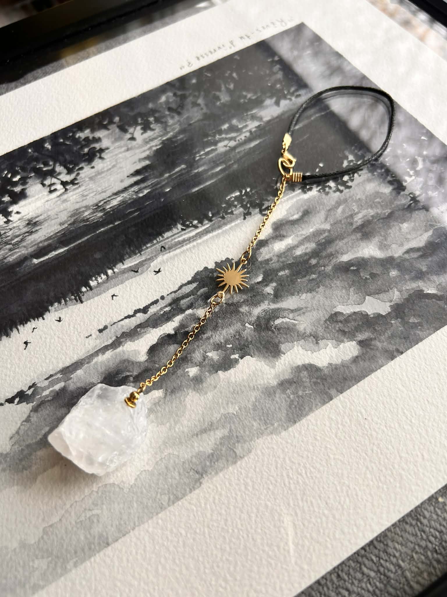 Pendentif de rétroviseur ◈ Quartz blanc et soleil