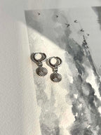 Boucles d’oreilles essentielles ◦ Tiny gold & silver circle