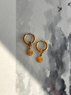 Boucles d’oreilles essentielles ◦ Tiny gold & silver circle