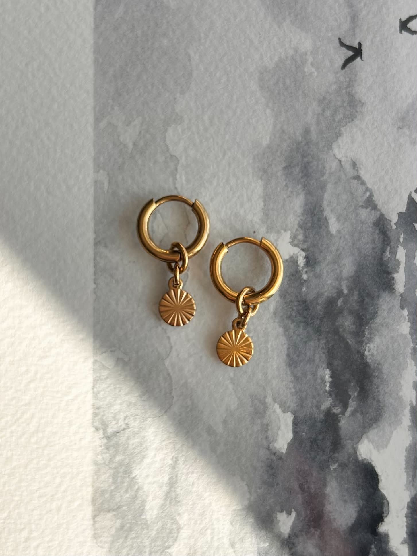 Boucles d’oreilles essentielles ◦ Tiny gold & silver circle