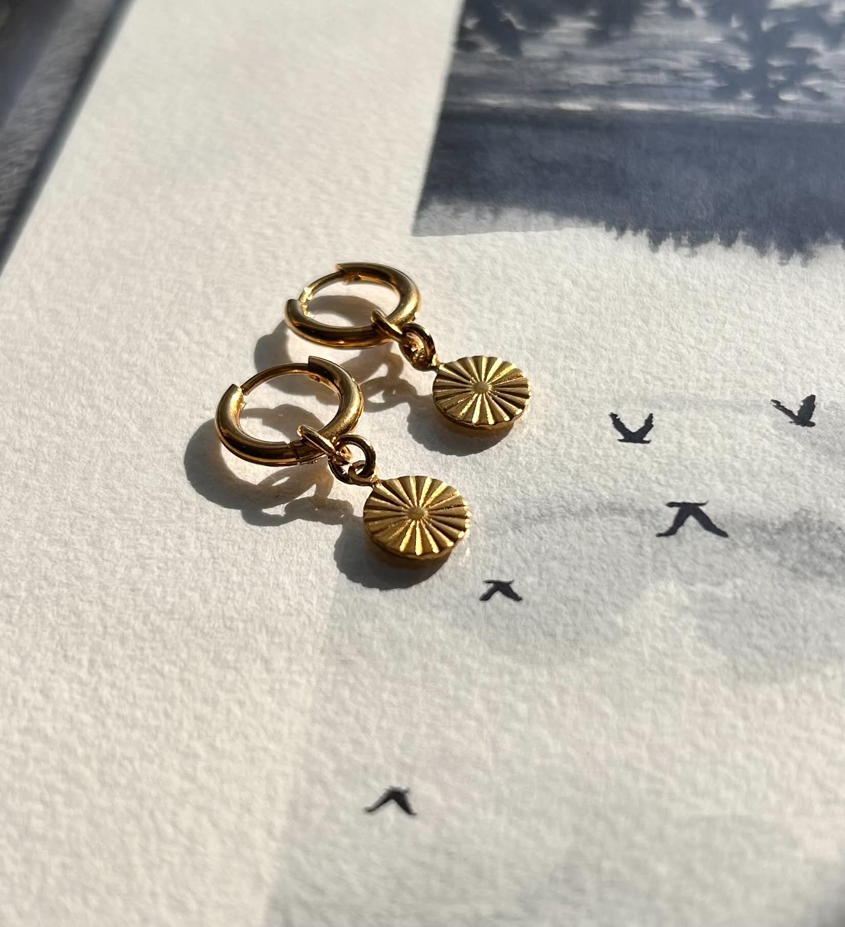 Boucles d’oreilles essentielles ◦ Tiny gold & silver circle