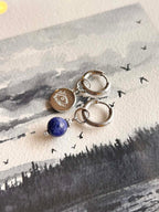 Boucles d'oreilles ◦ Dépareillées ◦ Sodalite et médaillon 3ième oeil