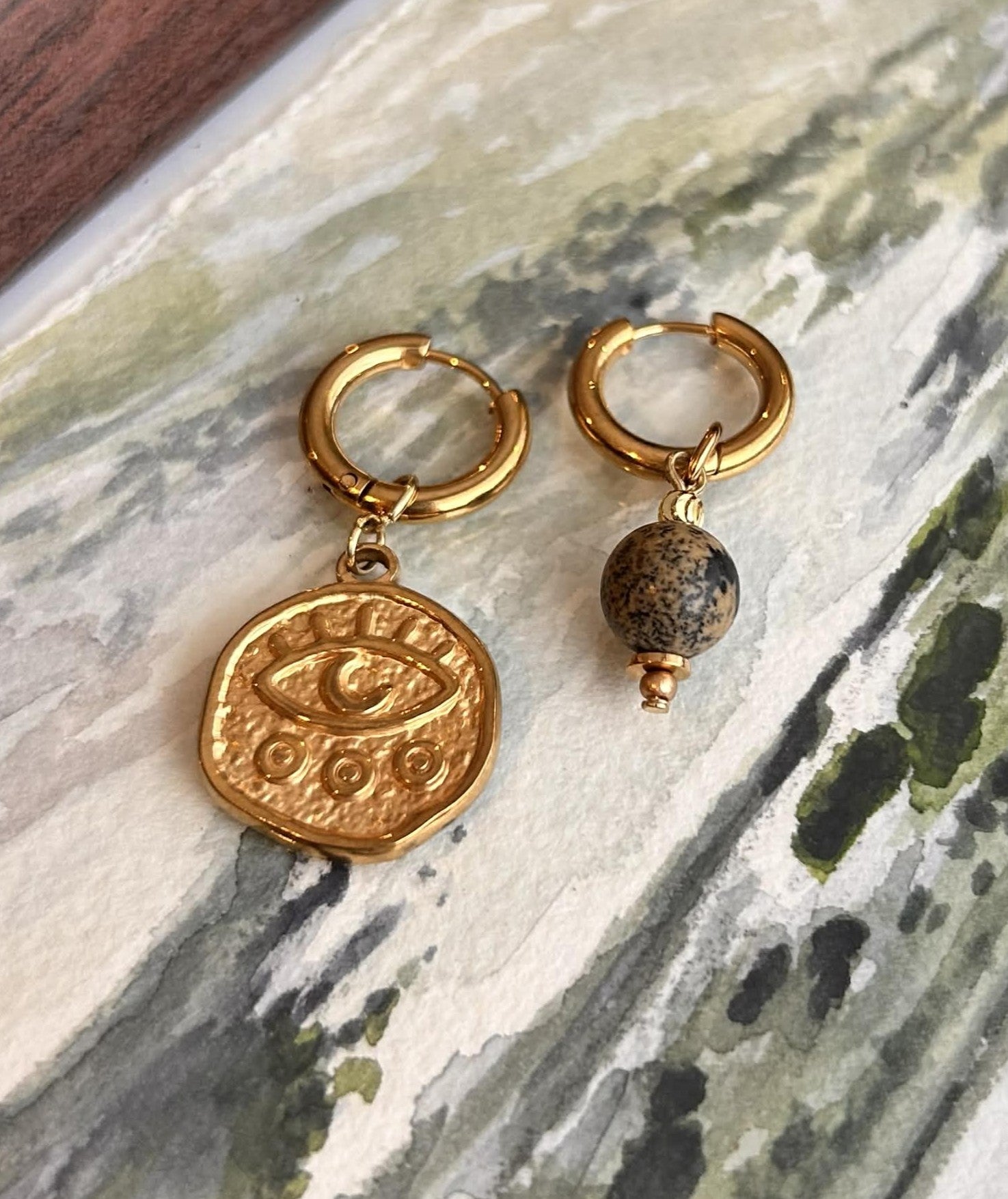 Boucles d'oreilles ◦ Dépareillées ◦ Jaspe dentritique et oeil protecteur