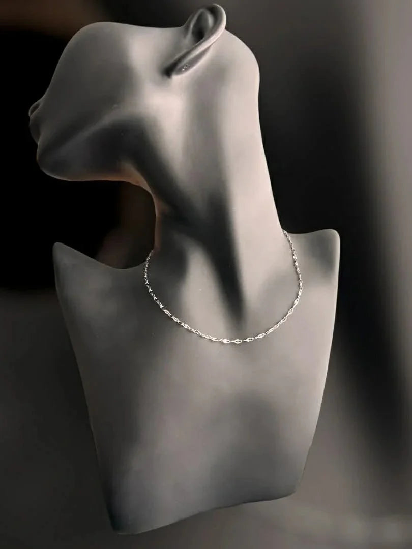 Chaîne seule ◦ L'élégante