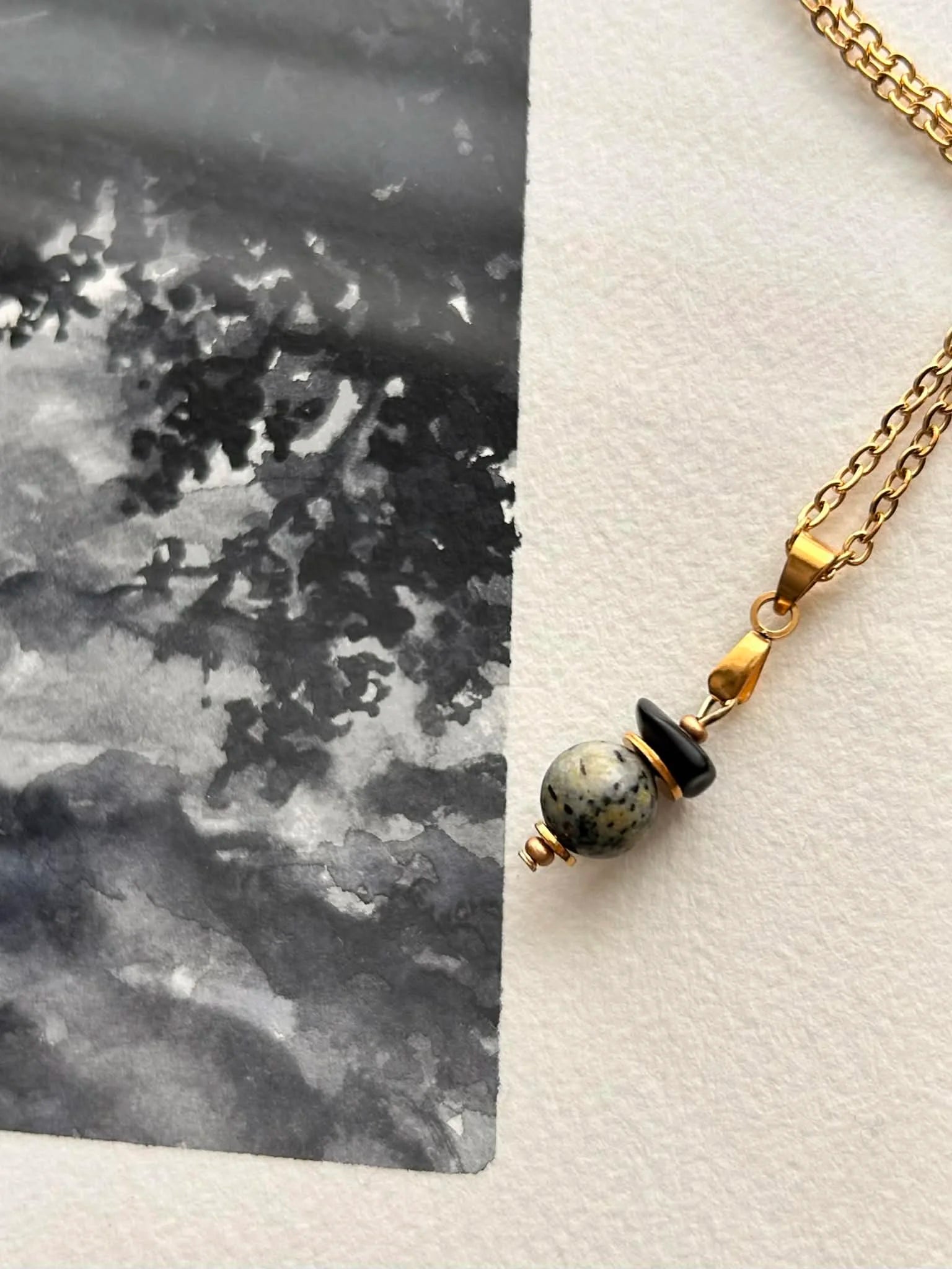 Collier pendentif ◦ Serpentine et obsidienne