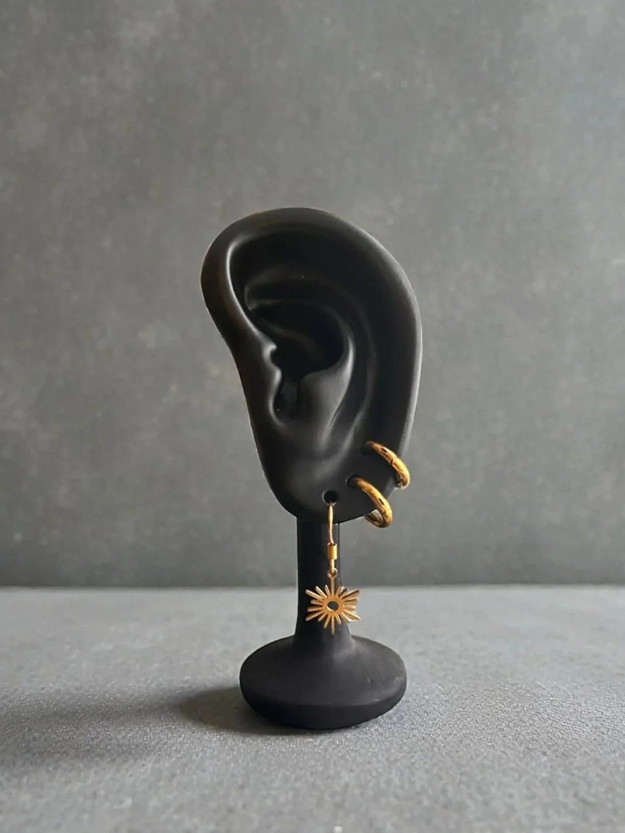 Boucles d’oreilles essentielles ◦ Tiny sun