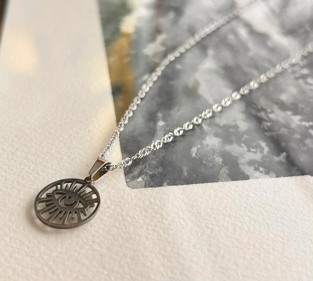 Collier pendentif ◦ Médaillon œil protecteur