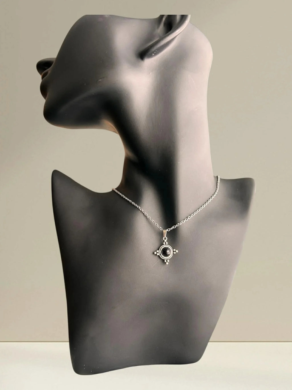 Collier pendentif ◦ Talisman